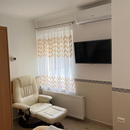 Reka Apartmanhaz Buk Luaran gambar