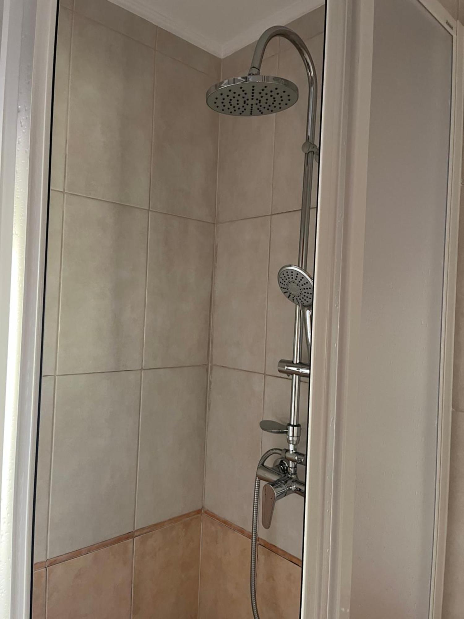 Reka Apartmanhaz Buk Luaran gambar