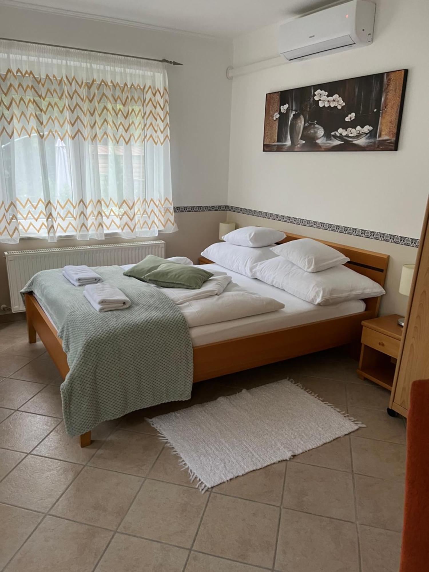 Reka Apartmanhaz Buk Luaran gambar