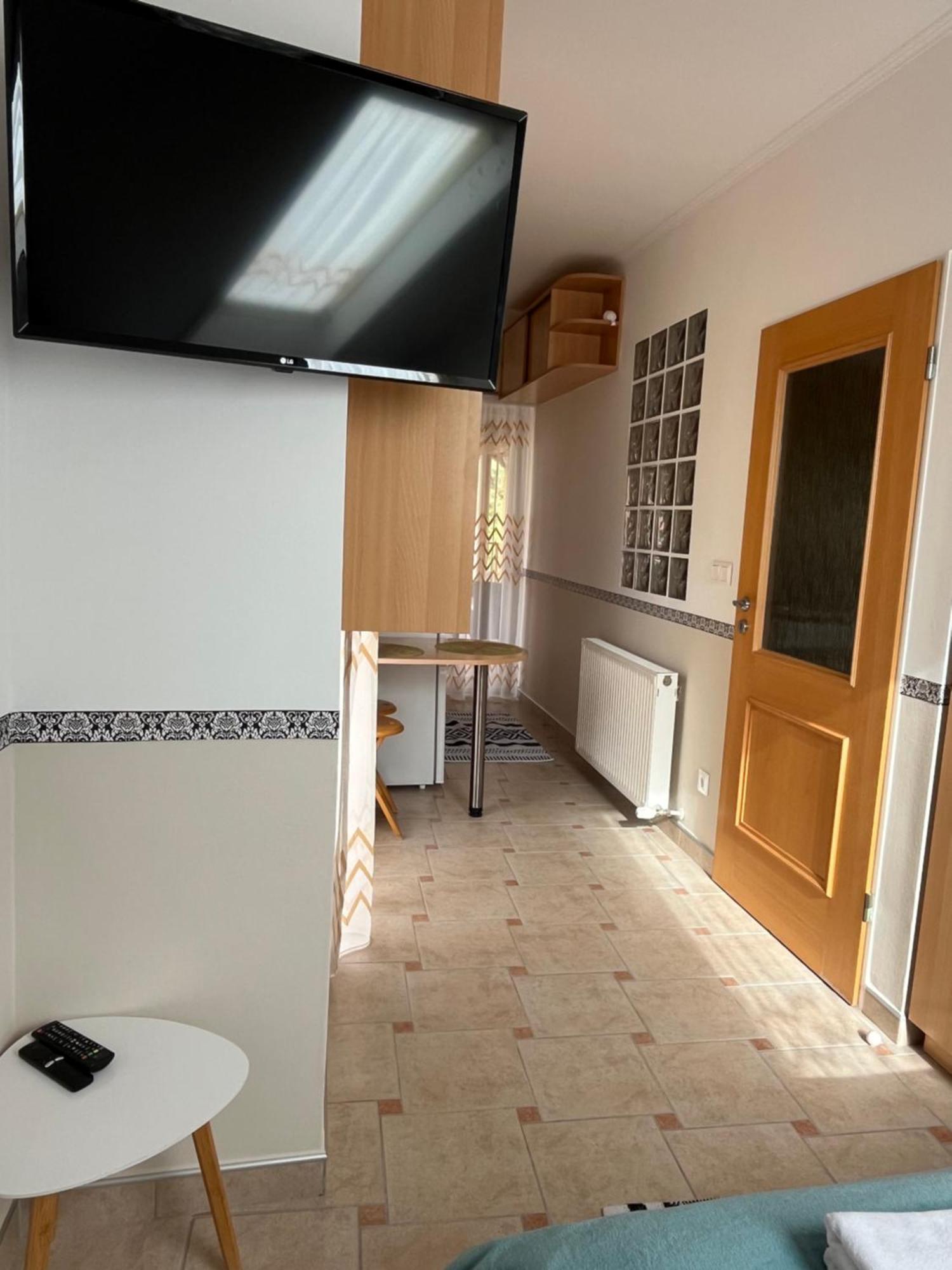 Reka Apartmanhaz Buk Luaran gambar