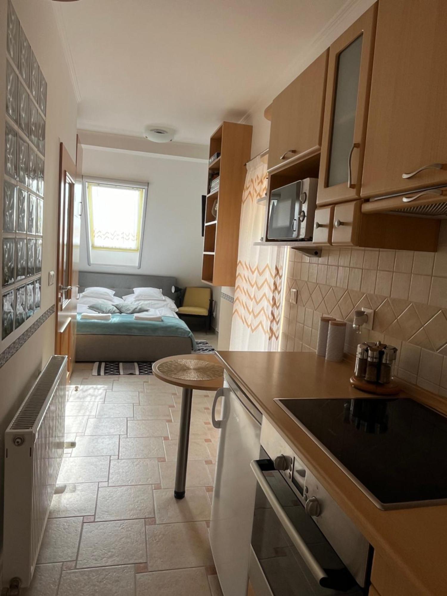 Reka Apartmanhaz Buk Luaran gambar