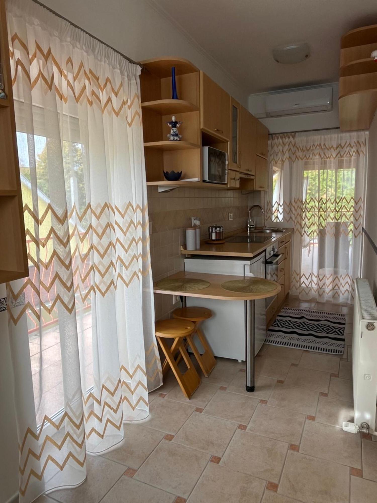 Reka Apartmanhaz Buk Luaran gambar