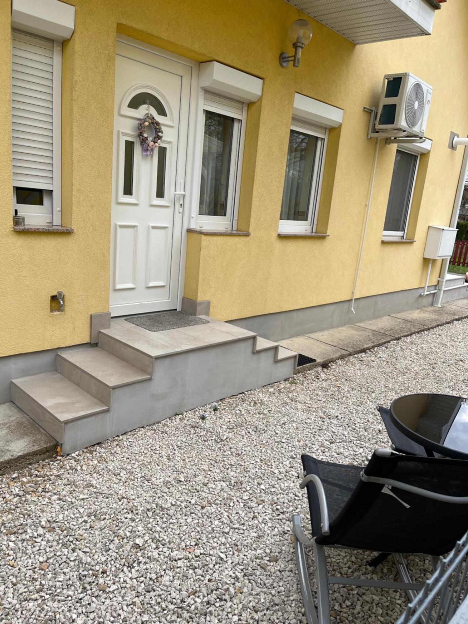 Reka Apartmanhaz Buk Luaran gambar