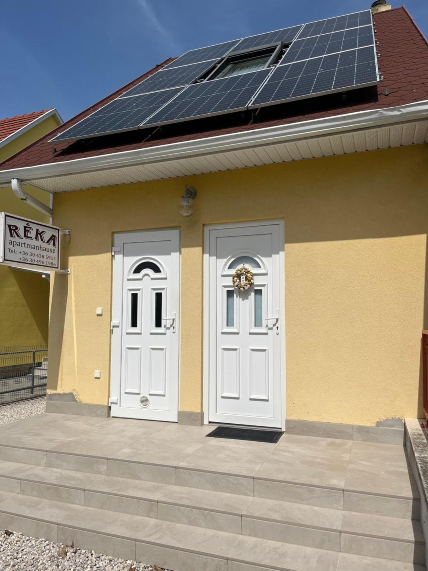 Reka Apartmanhaz Buk Luaran gambar